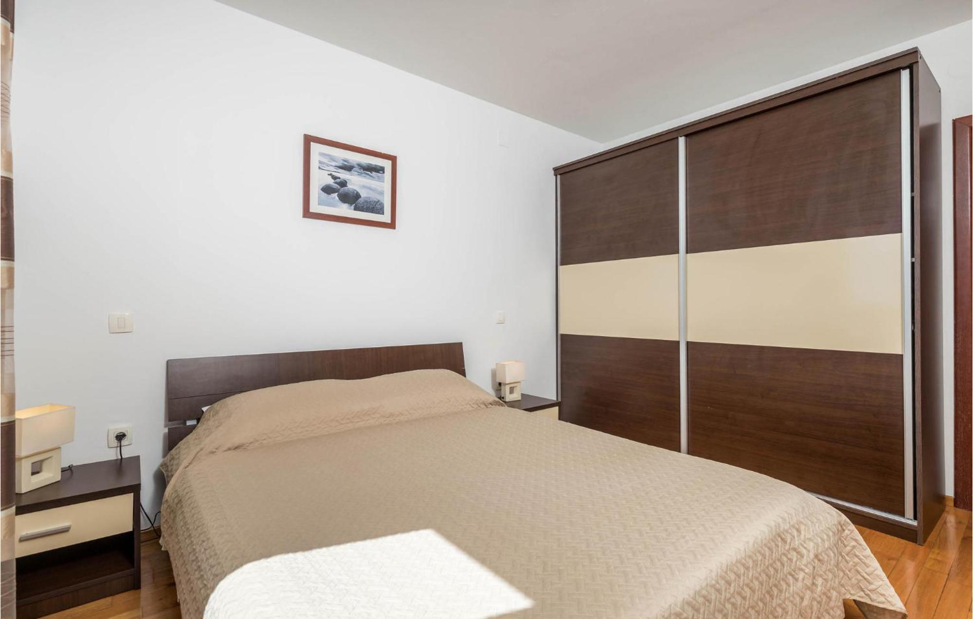 Pet Friendly Apartment In Icici With Wifi Екстер'єр фото